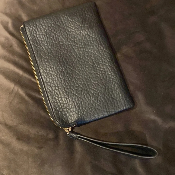 Jessica Simpson textured faux leather black logo wristlet - Picture 11 of 12